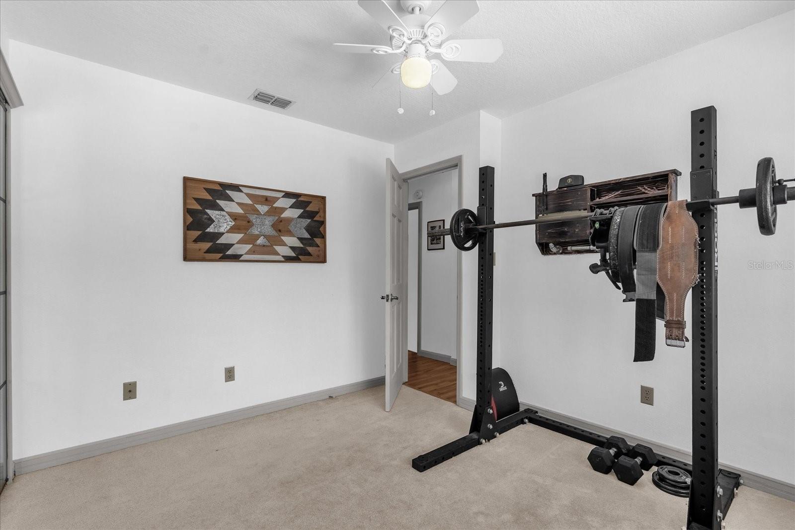 Listing photo id 24 for 1558 Regal Oak Drive