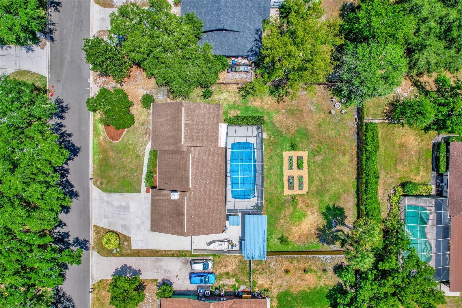 Listing photo id 2 for 1558 Regal Oak Drive