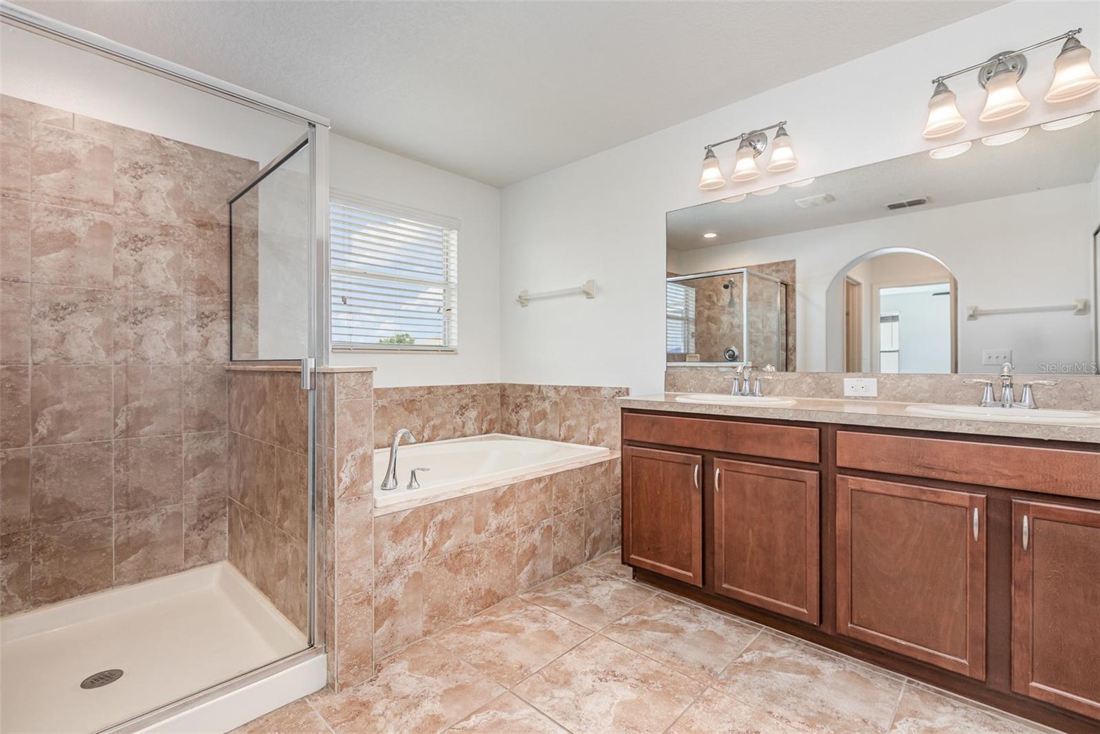 Image 19 of 23 For 13417 Lake Monroe Place