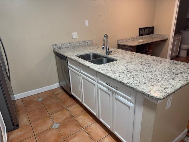 Image 4 of 18 For 5286 Willow Court 505