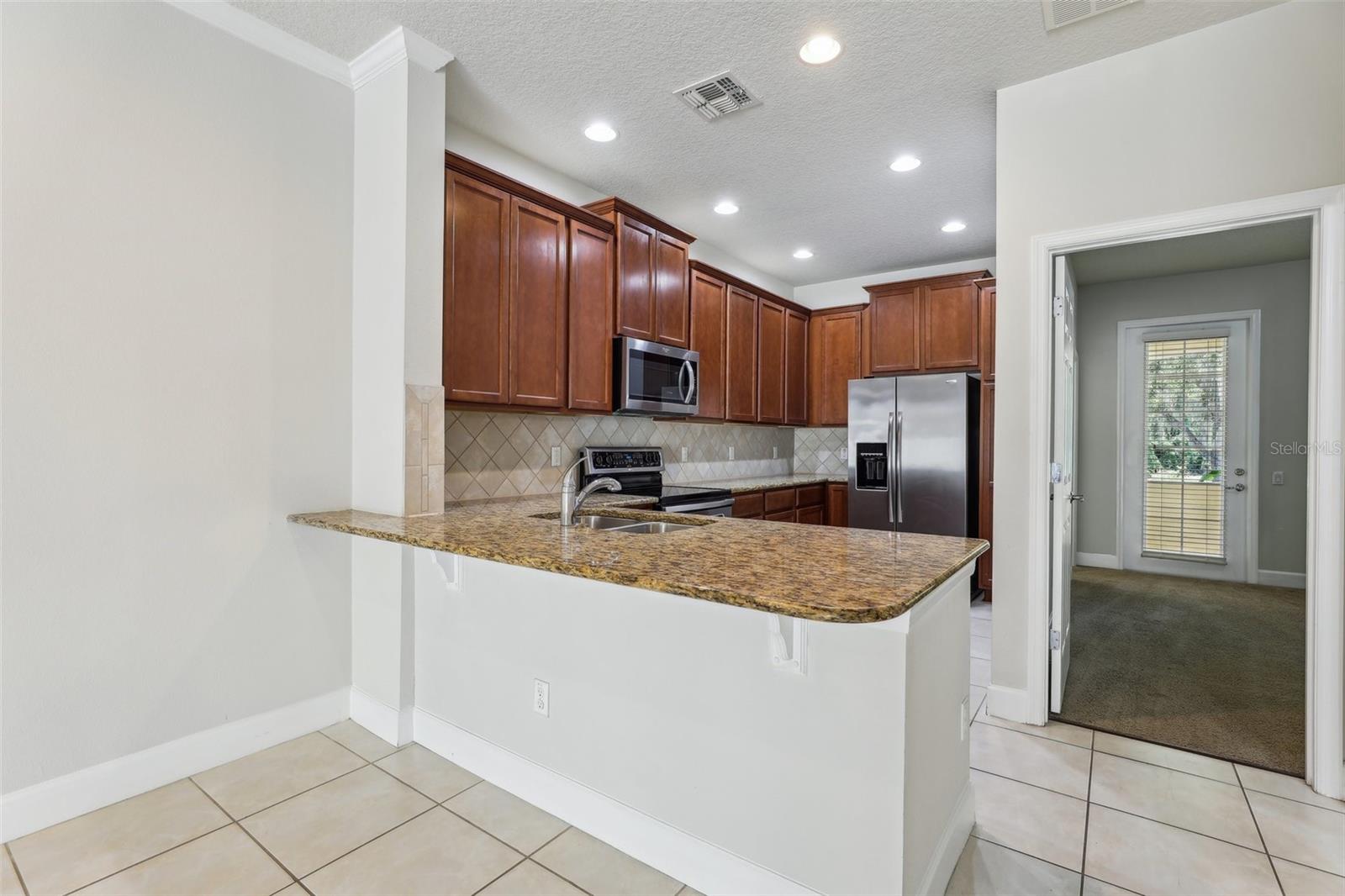 Image 11 of 52 For 8639 Lower Villagewalk Circle