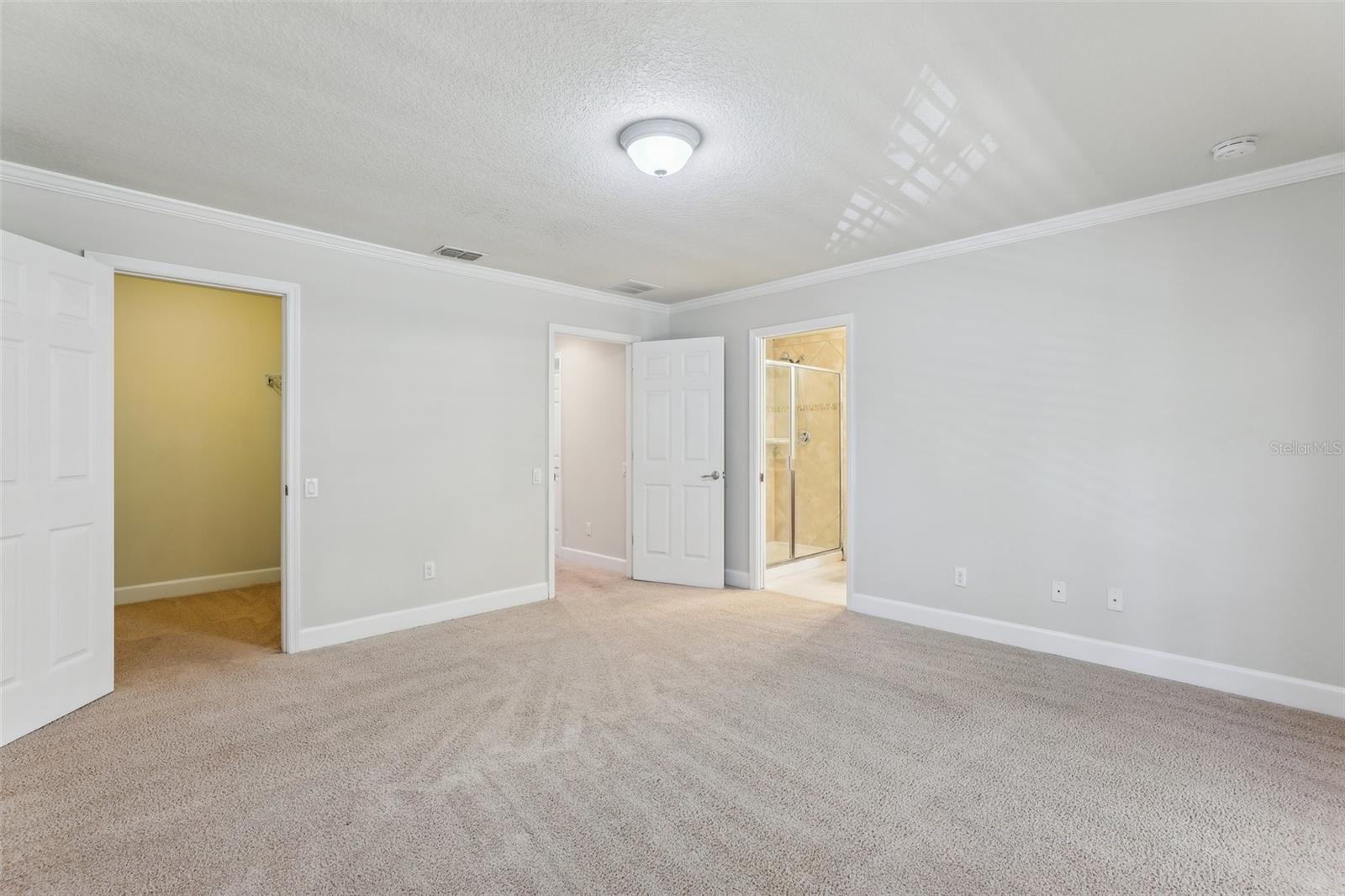 Image 16 of 52 For 8639 Lower Villagewalk Circle
