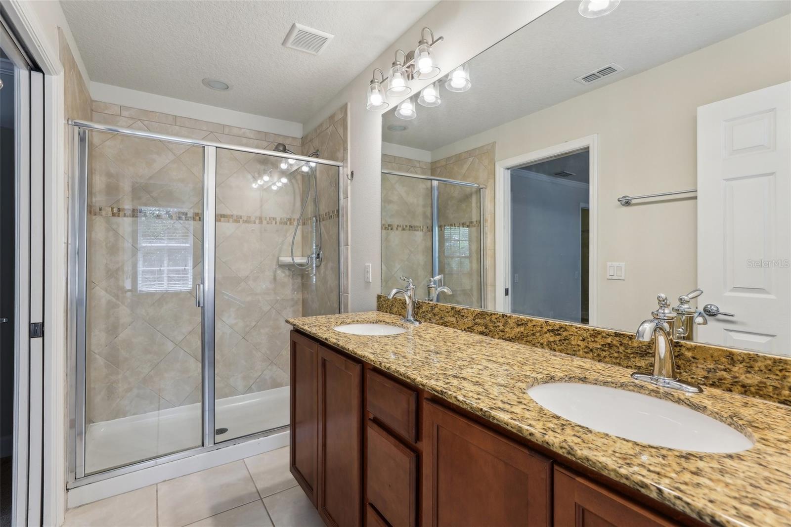 Image 19 of 52 For 8639 Lower Villagewalk Circle