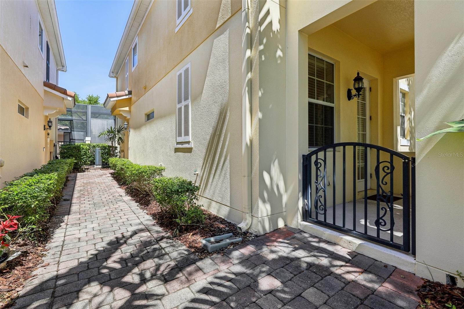 Image 5 of 52 For 8639 Lower Villagewalk Circle