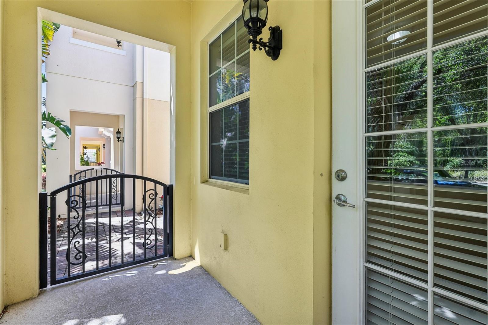 Image 7 of 52 For 8639 Lower Villagewalk Circle