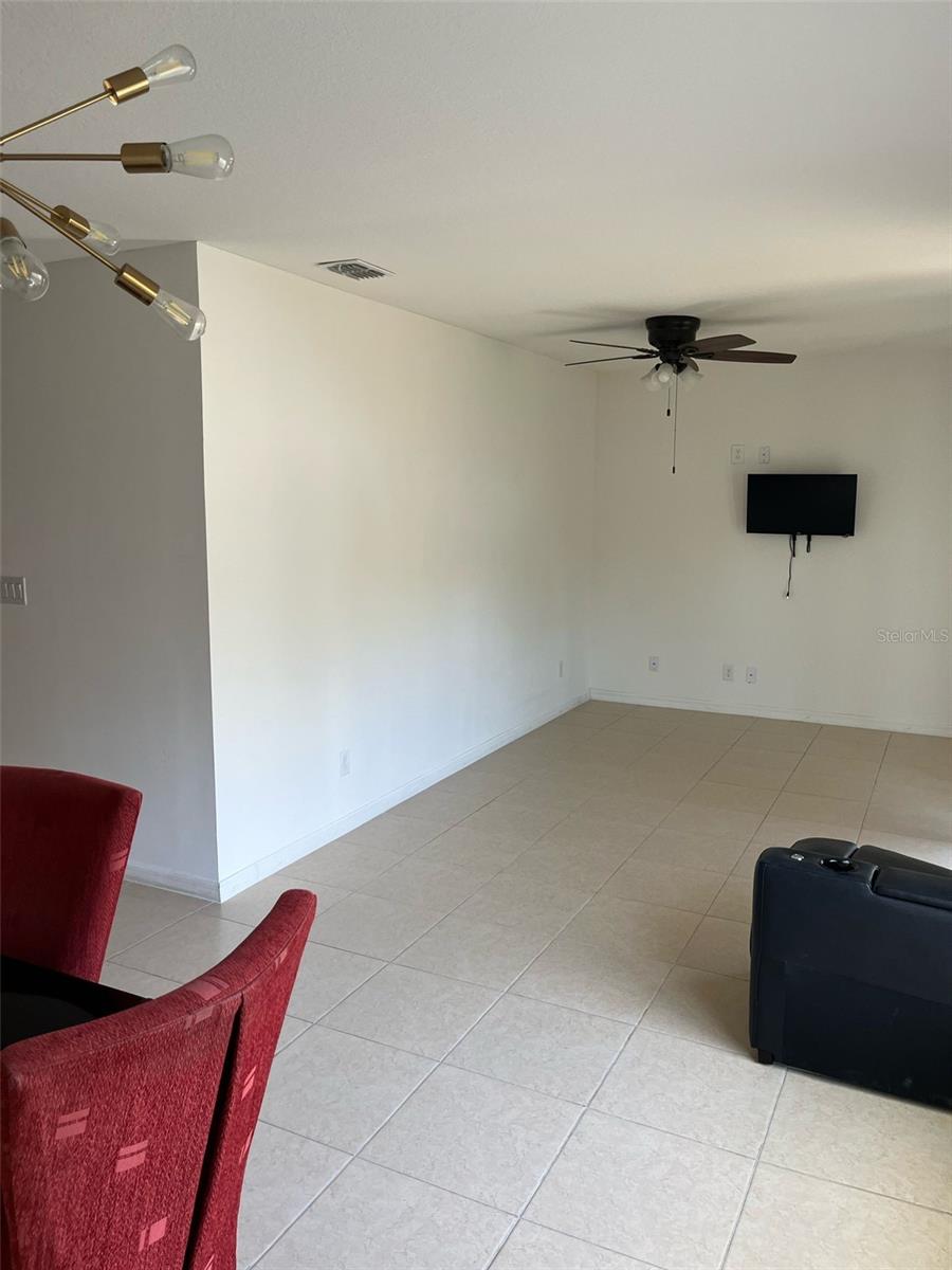 Image 4 of 23 For 279 Williamson Drive