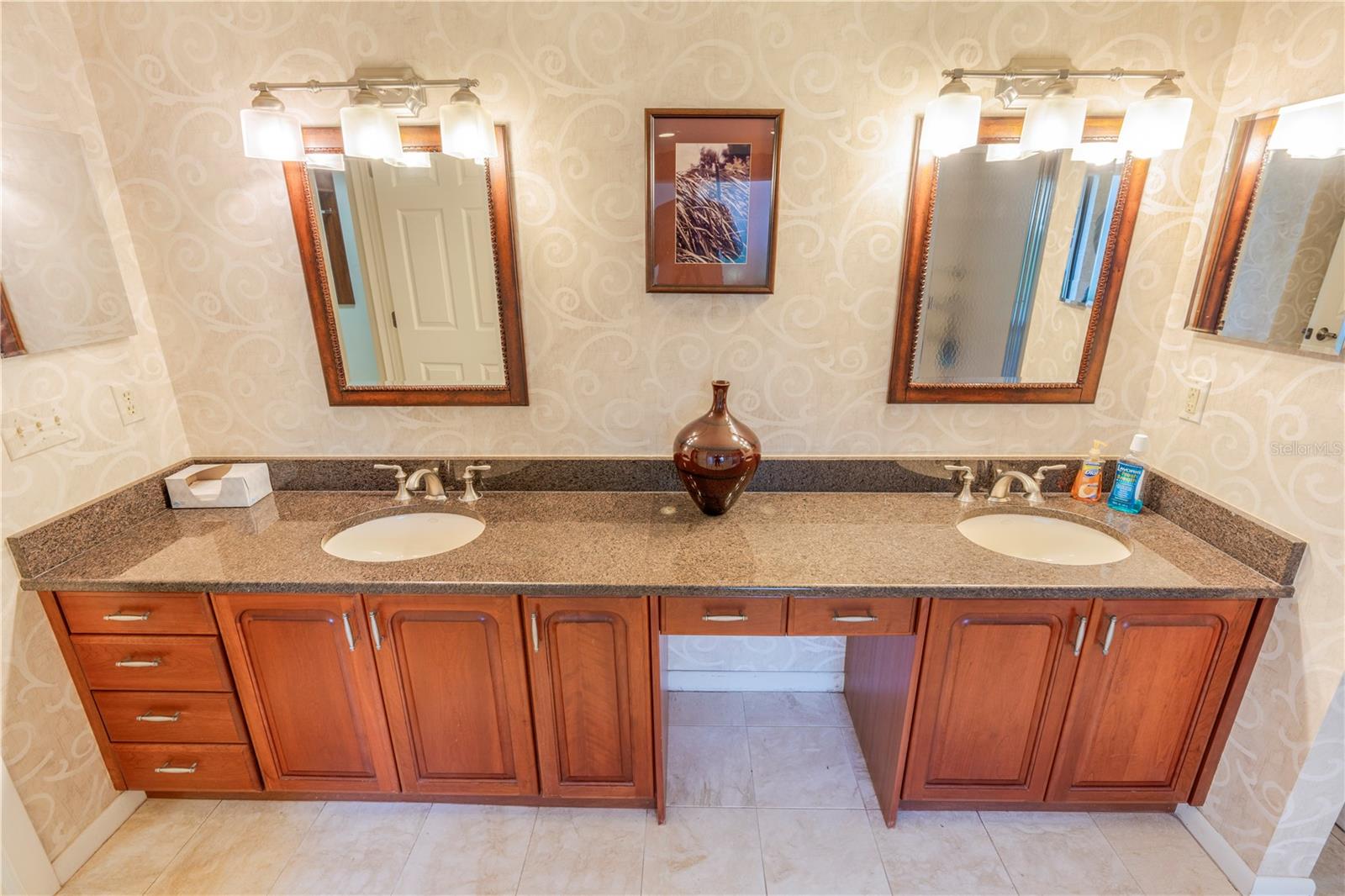 Image 25 of 45 For 5701 Ainsworth Court W