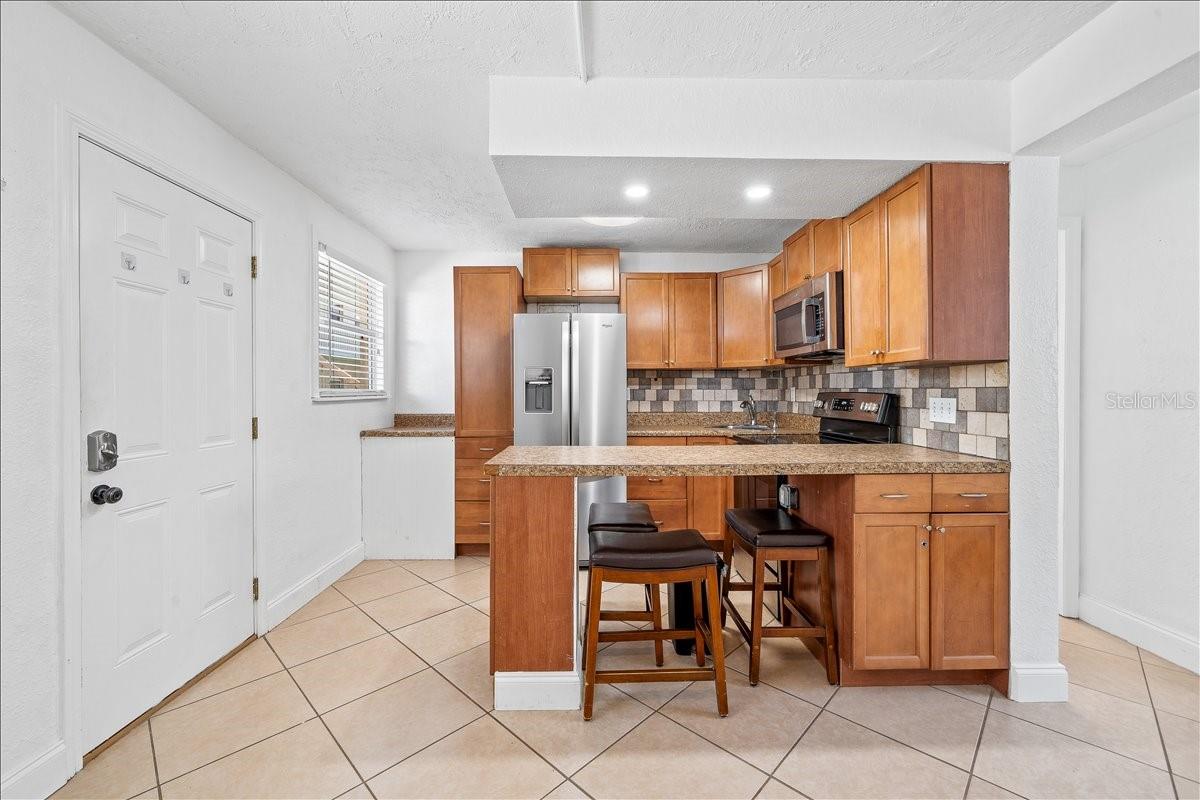 Image 5 of 20 For 406 Tyler Avenue E 5
