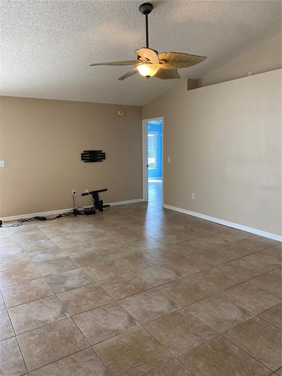 Image 19 of 31 For 1210 Etchfield Circle