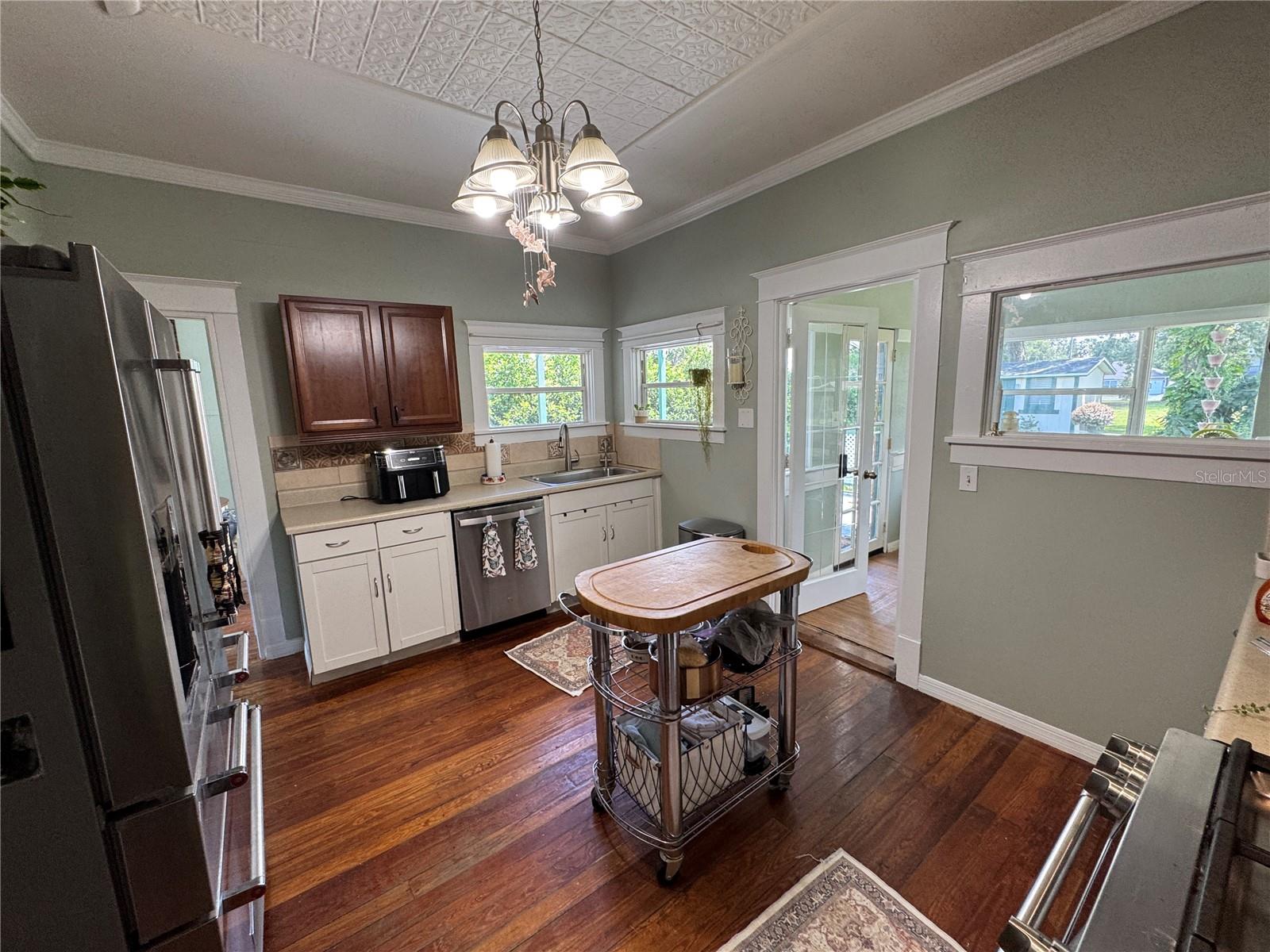 Image 10 of 43 For 561 Minneola Avenue