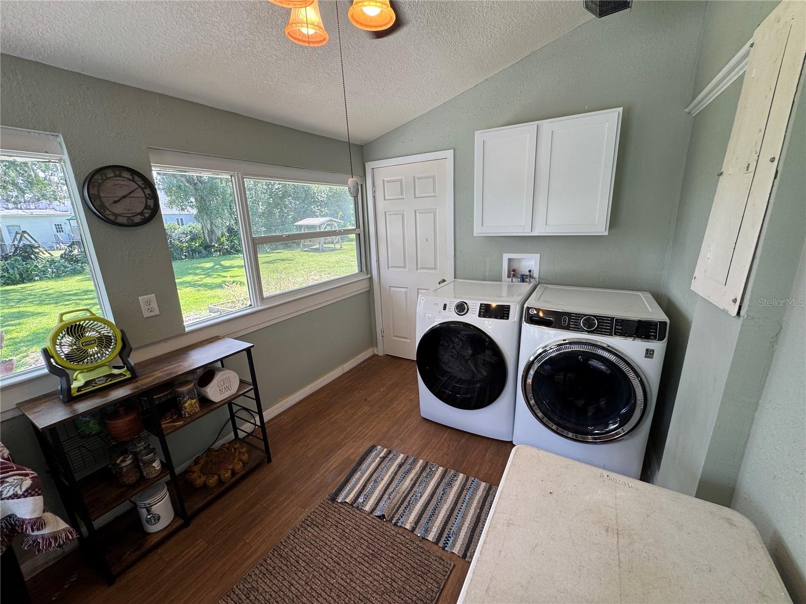 Image 17 of 43 For 561 Minneola Avenue