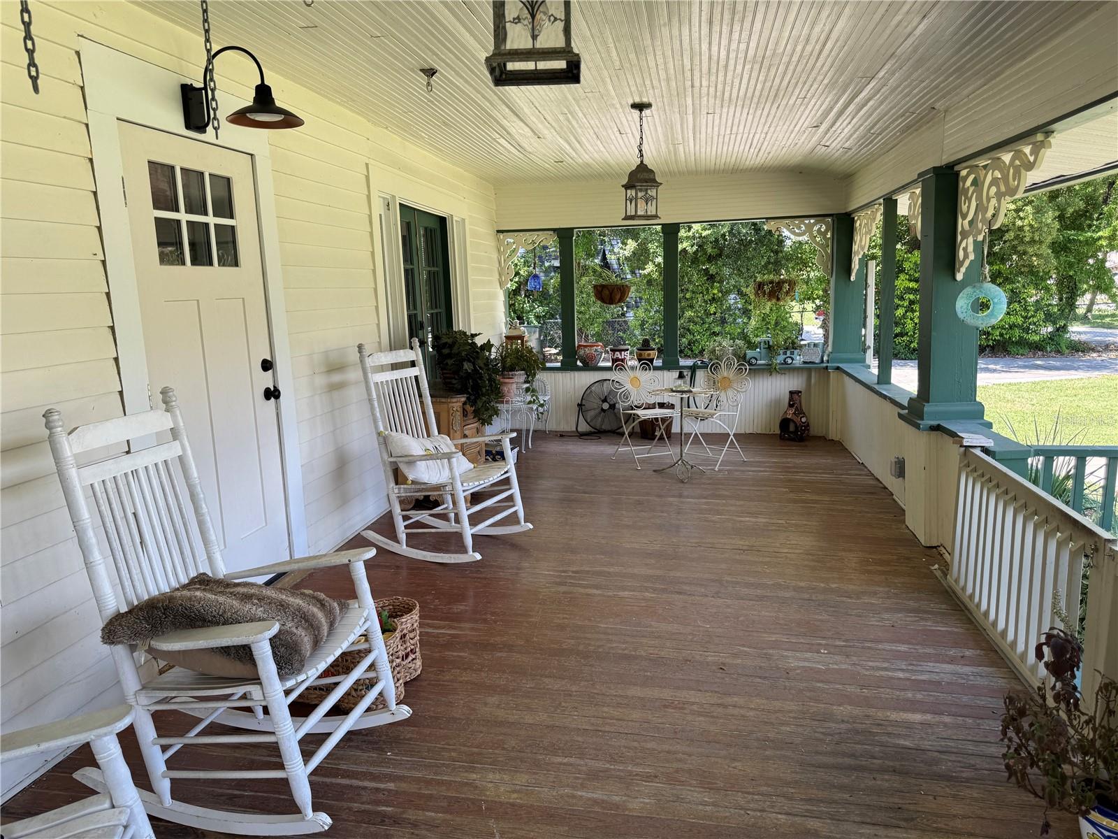 Image 2 of 43 For 561 Minneola Avenue