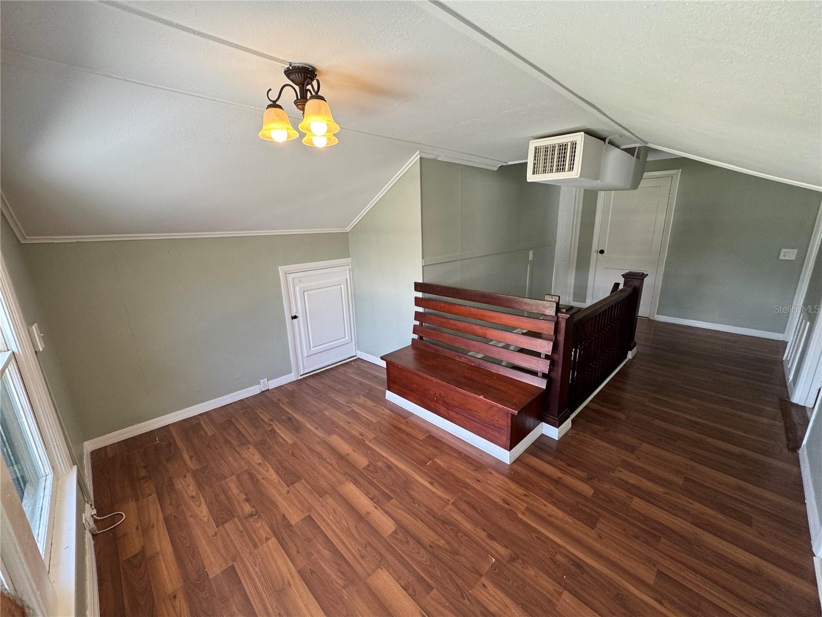 Image 20 of 43 For 561 Minneola Avenue