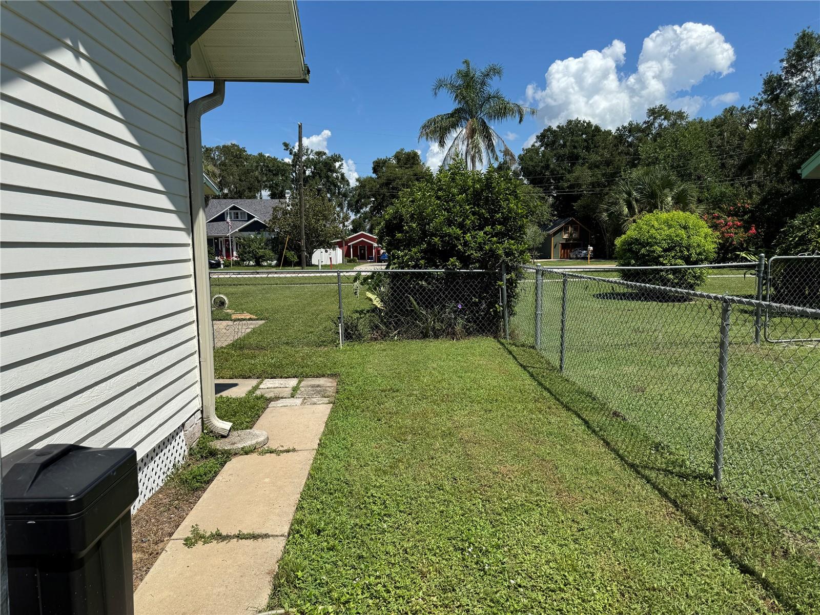 Image 33 of 43 For 561 Minneola Avenue