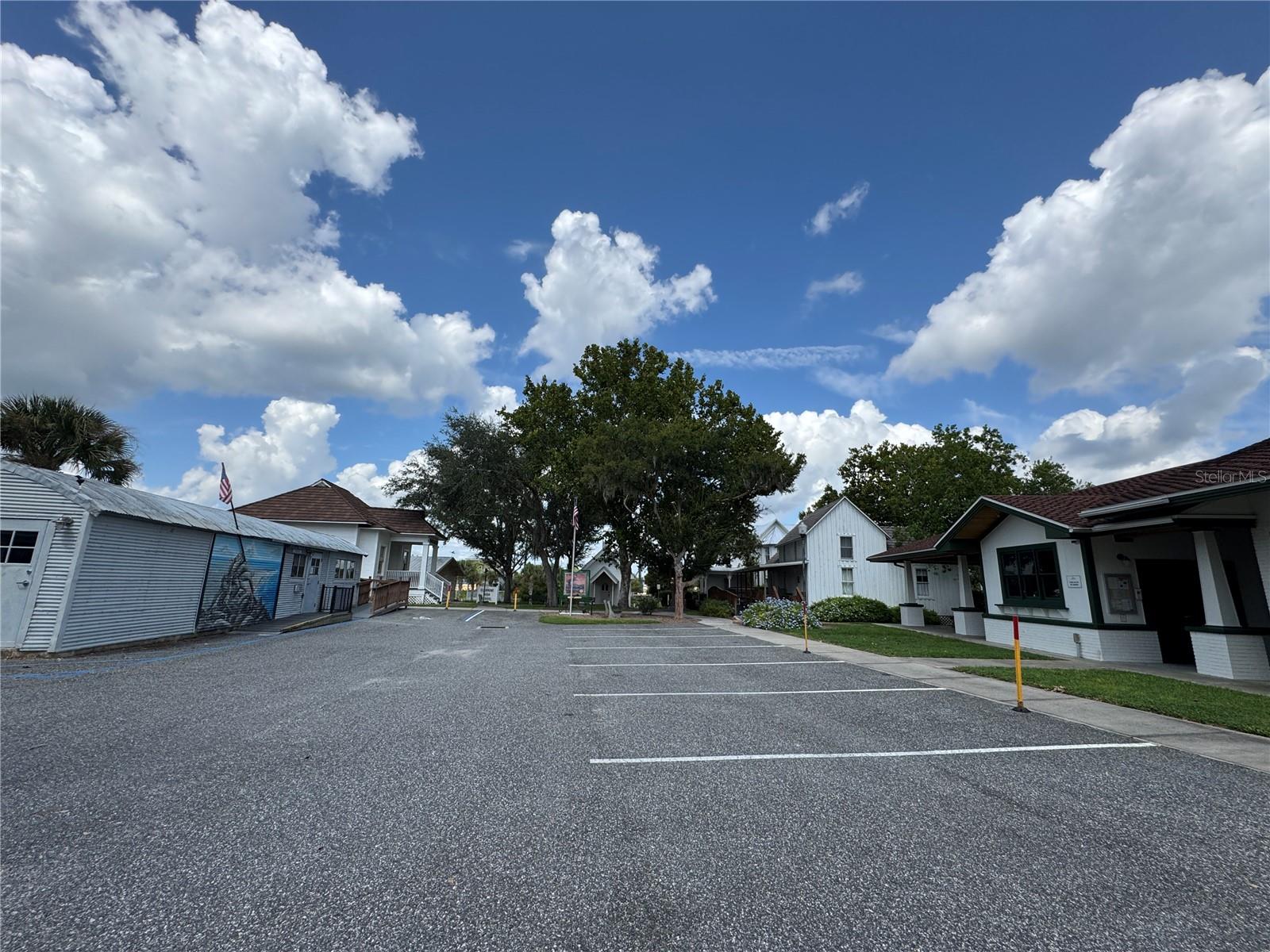 Image 42 of 43 For 561 Minneola Avenue