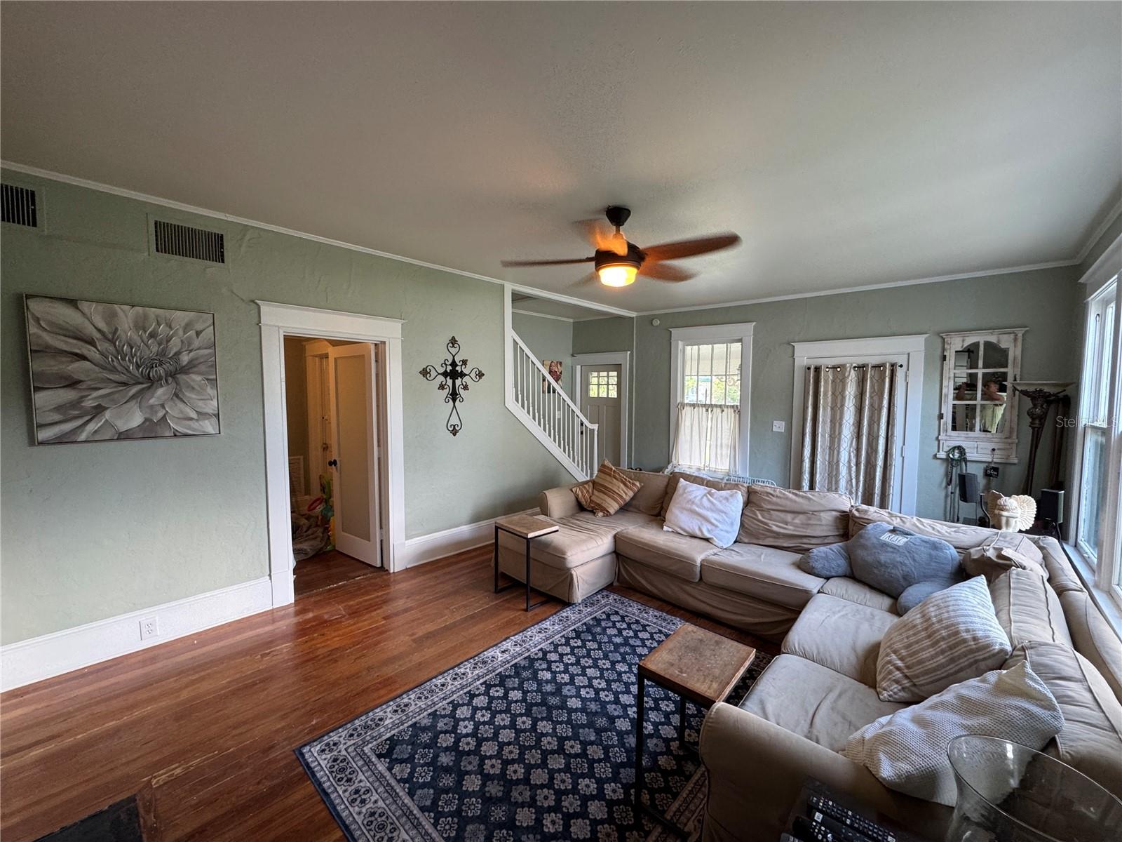 Image 7 of 43 For 561 Minneola Avenue
