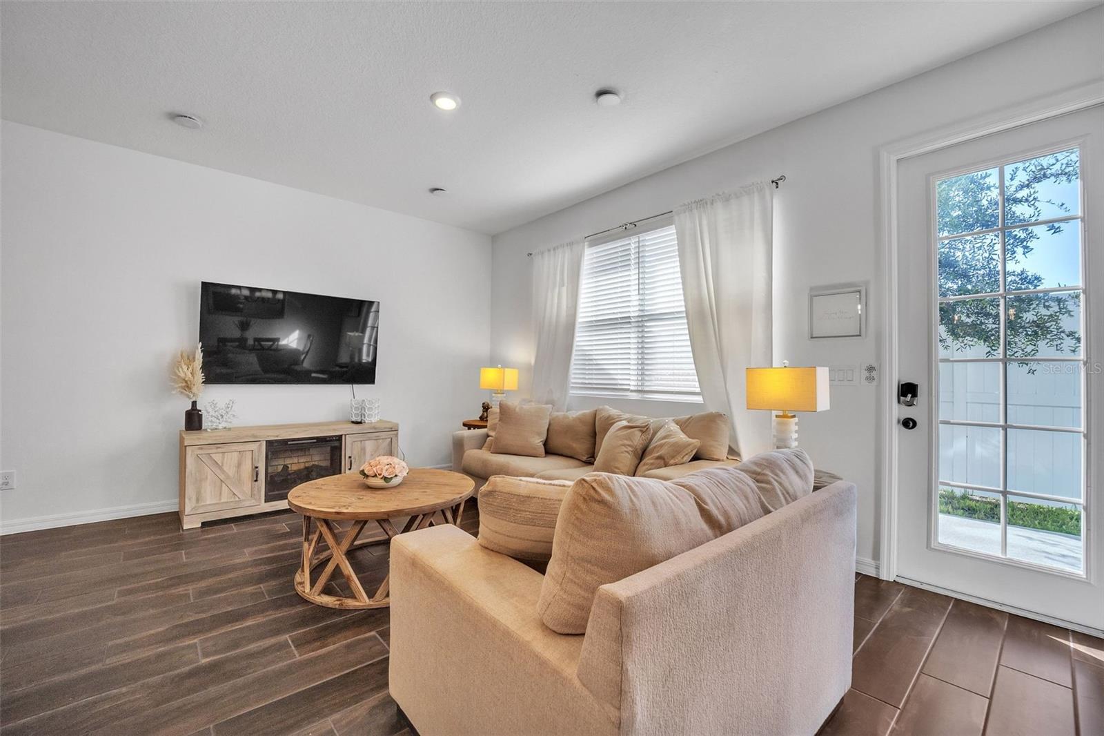 Image 13 of 36 For 823 Longboat Drive