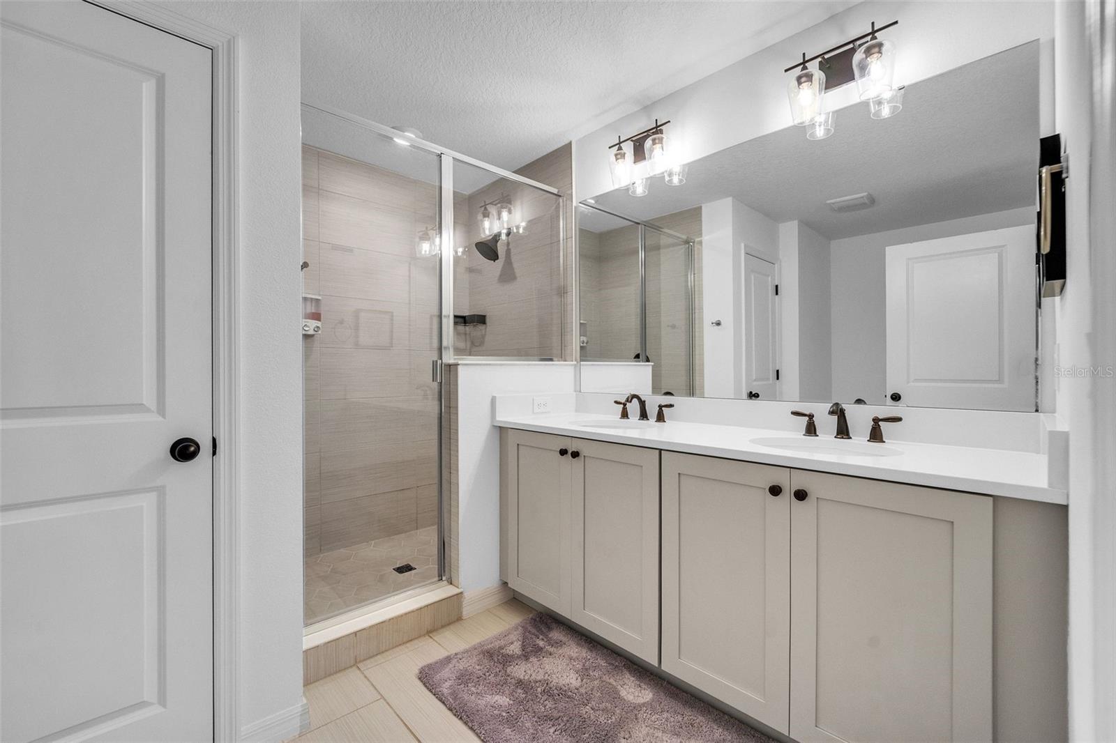Image 15 of 36 For 823 Longboat Drive