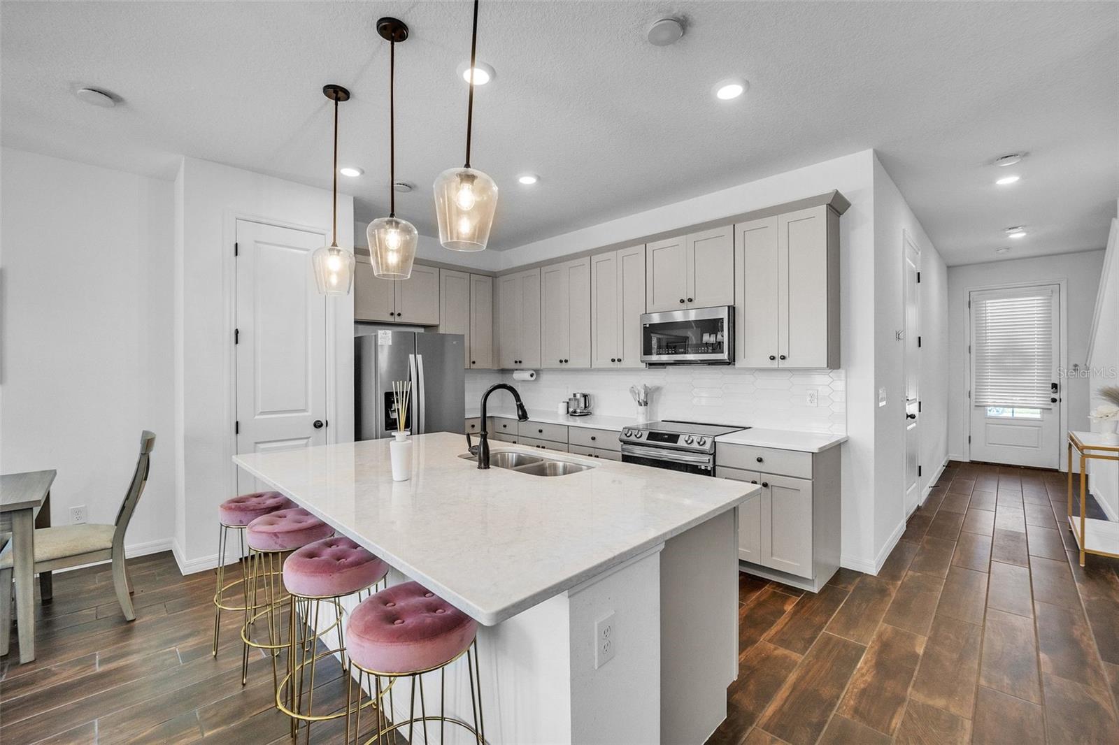 Image 3 of 36 For 823 Longboat Drive