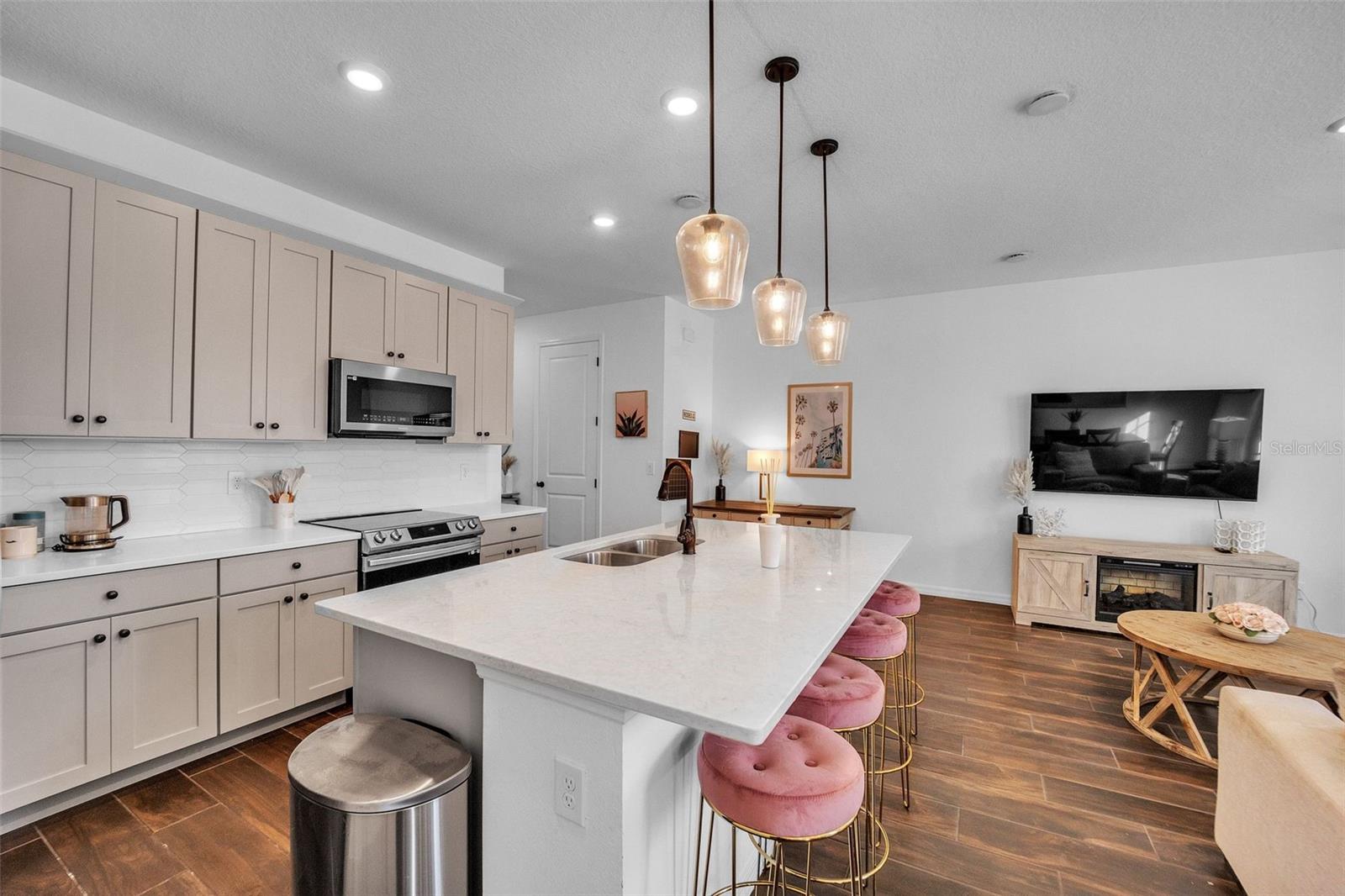 Image 7 of 36 For 823 Longboat Drive