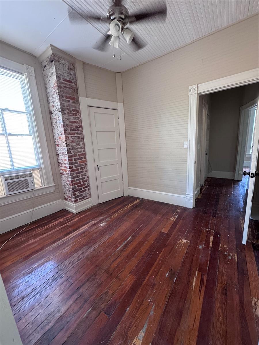Image 18 of 48 For 114 Tuscawilla Avenue