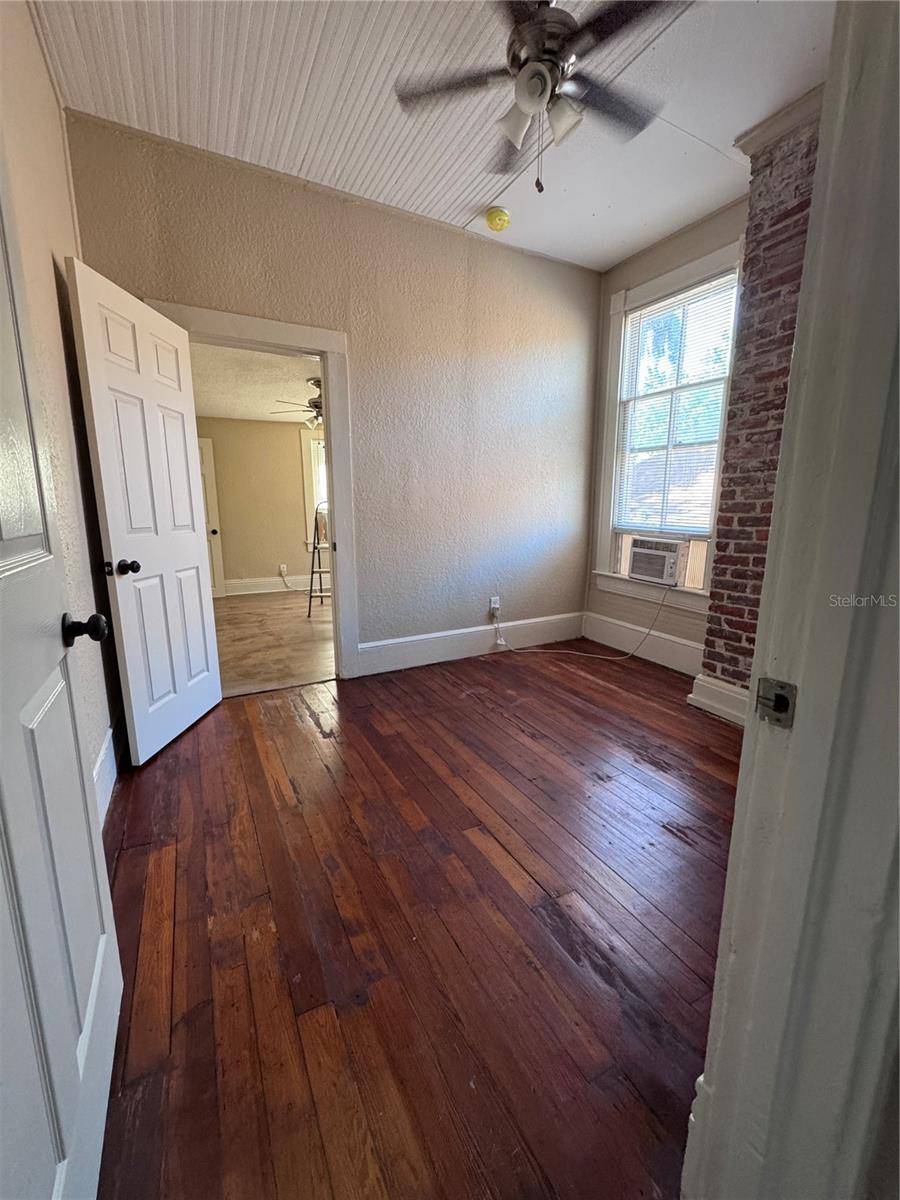 Image 23 of 48 For 114 Tuscawilla Avenue