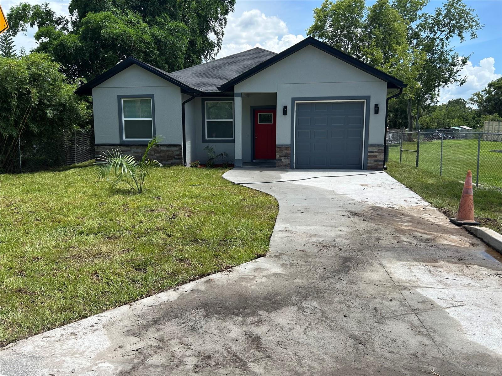 Image 21 of 28 For 2451 18th Street