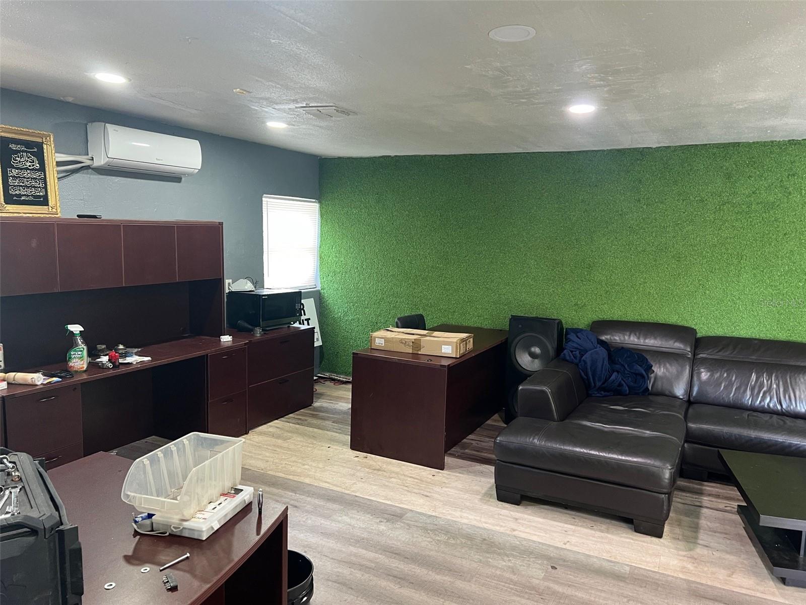 Image 2 of 6 For 6011 Old Winter Garden Road
