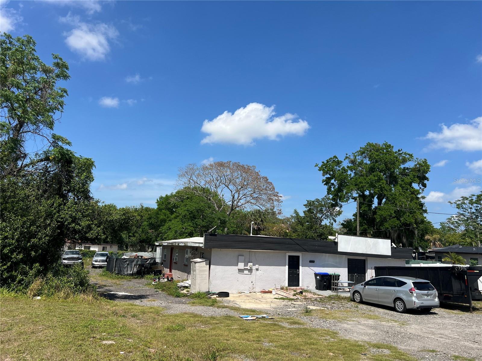Image 5 of 6 For 6011 Old Winter Garden Road
