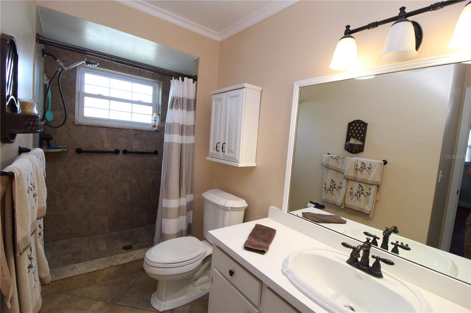 Image 14 of 28 For 1041 Manchester Circle
