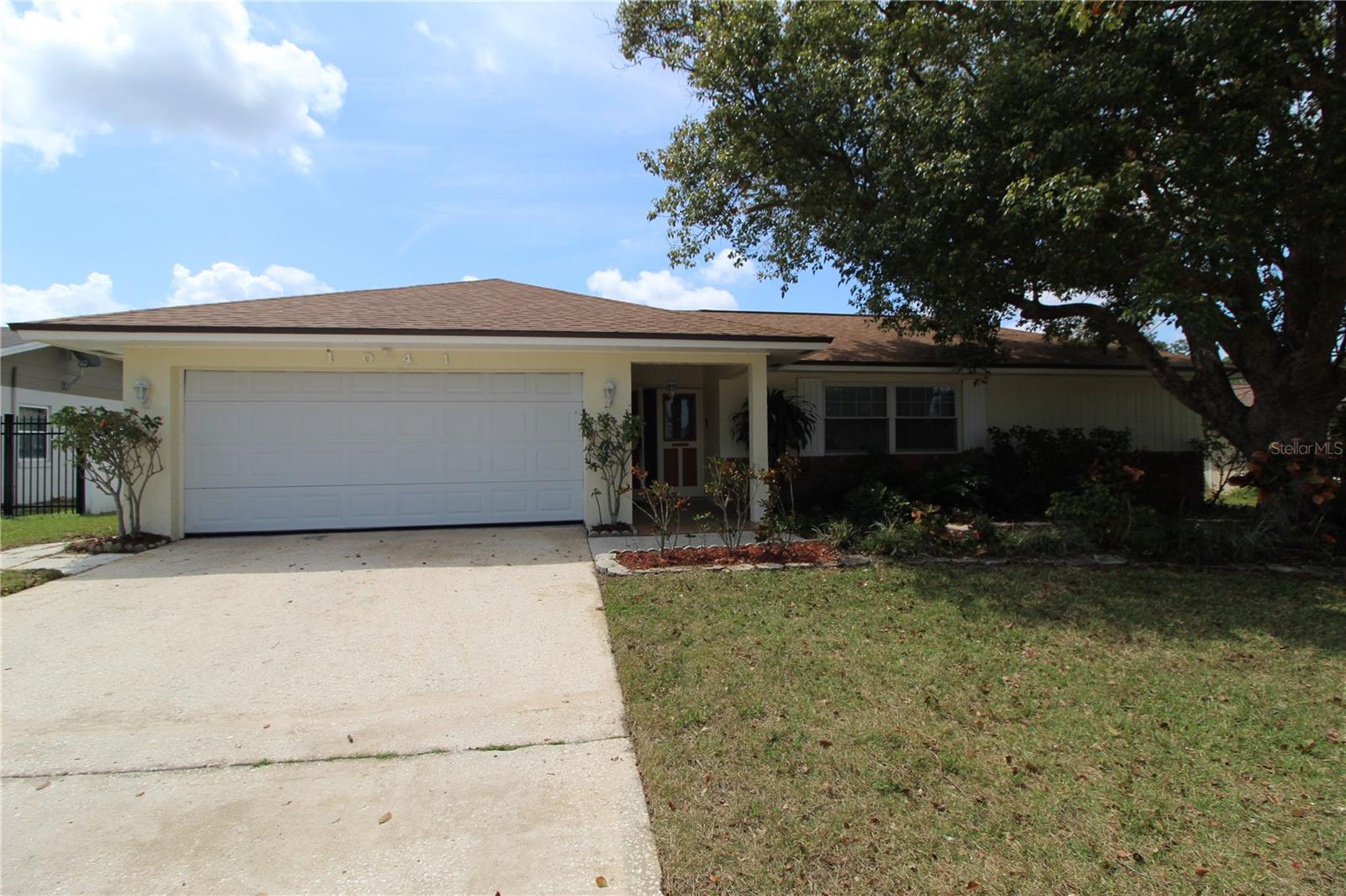 Image 2 of 28 For 1041 Manchester Circle