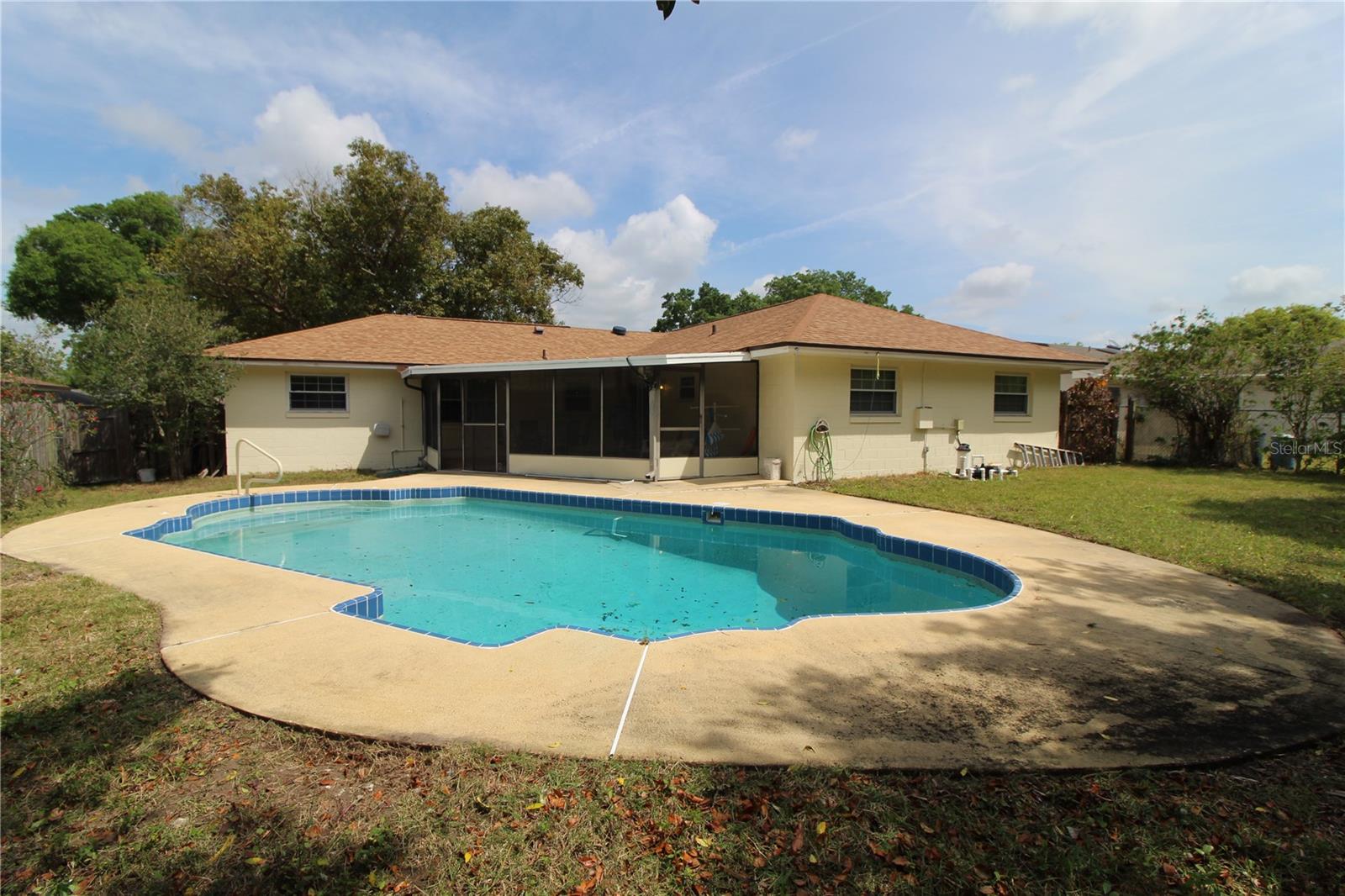 Image 4 of 28 For 1041 Manchester Circle