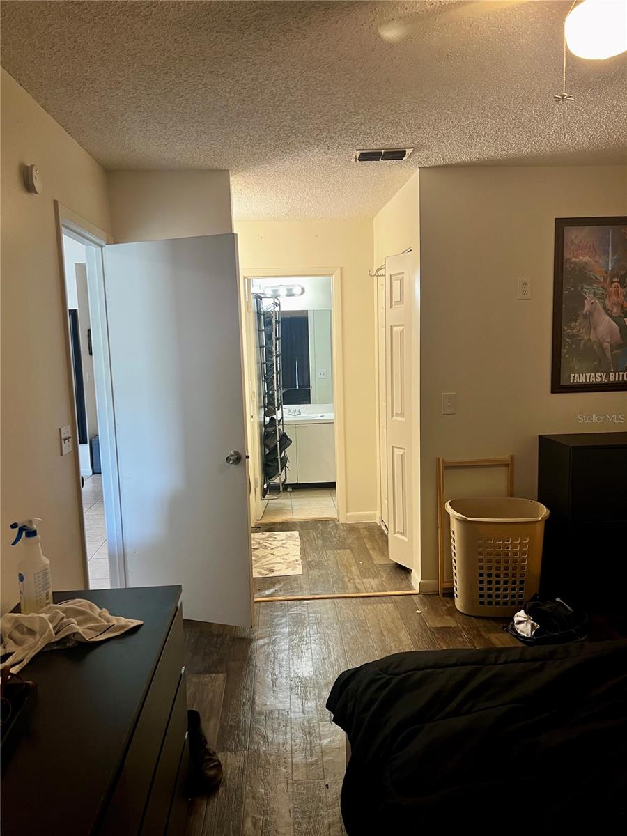 Image 11 of 21 For 4400 White Pine Avenue 70-4