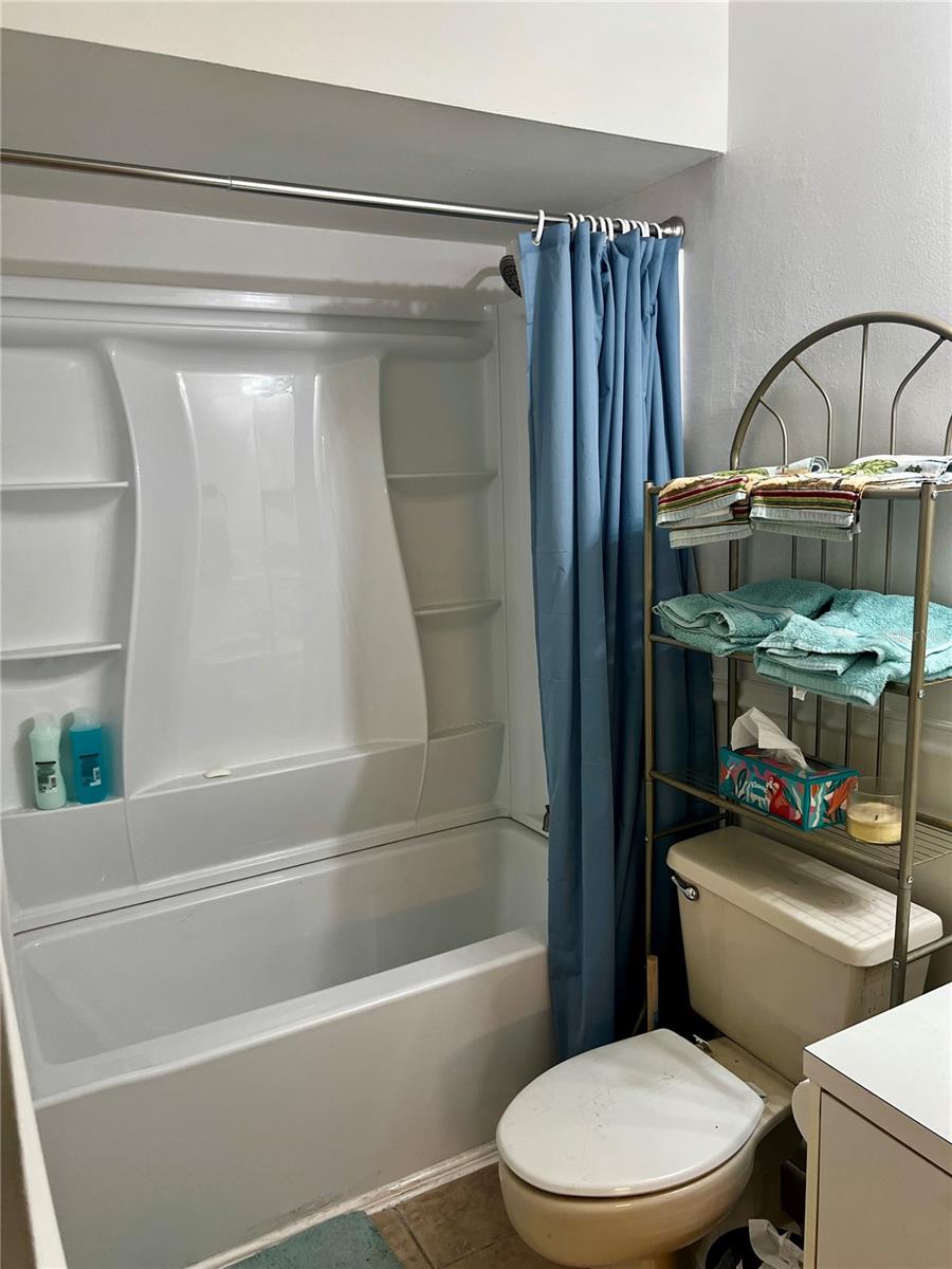 Image 15 of 21 For 4400 White Pine Avenue 70-4