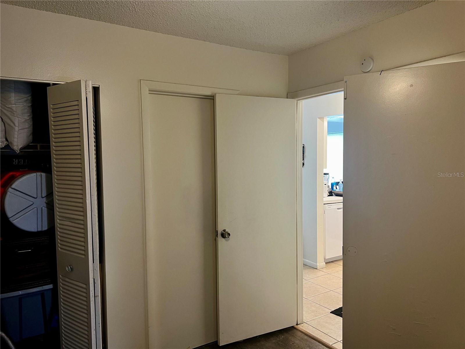 Image 17 of 21 For 4400 White Pine Avenue 70-4
