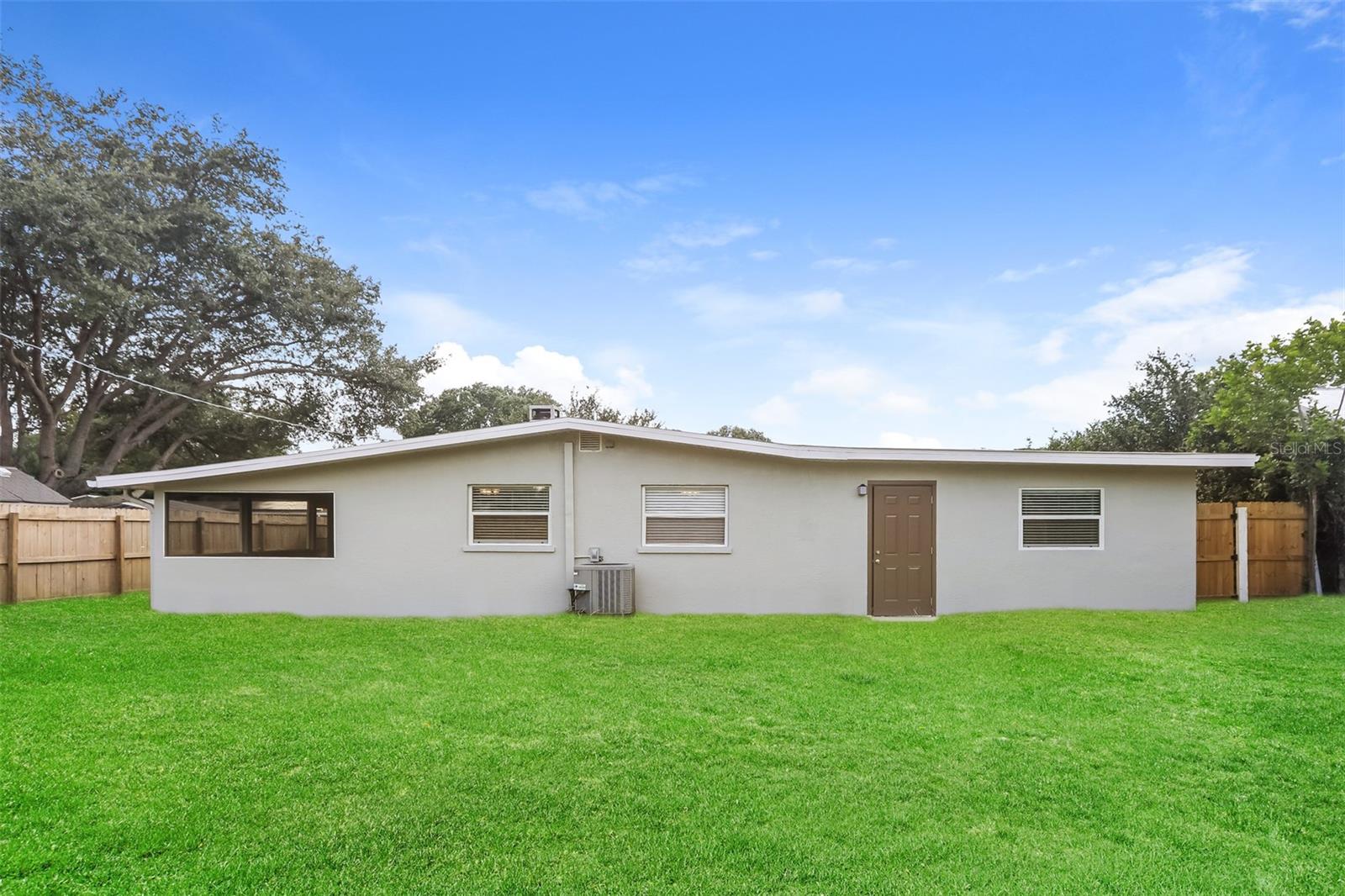 Image 16 of 16 For 3929 Chaucer Lane