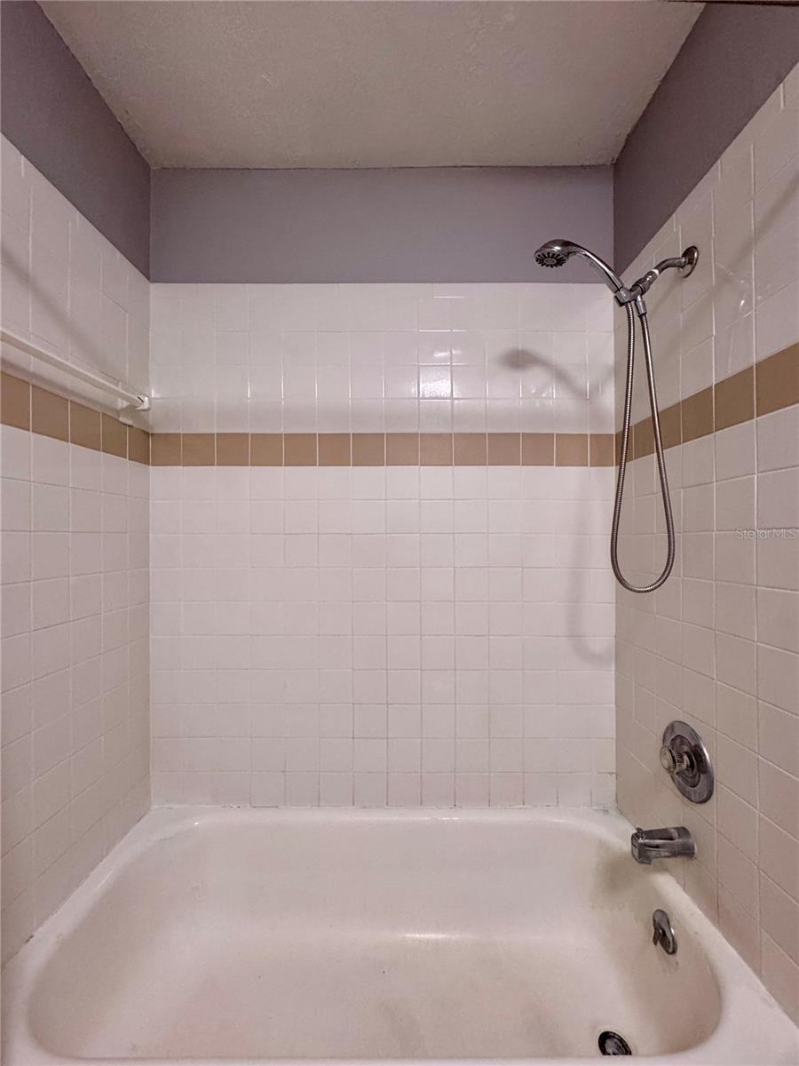 Image 14 of 23 For 4154 Pinebark Avenue