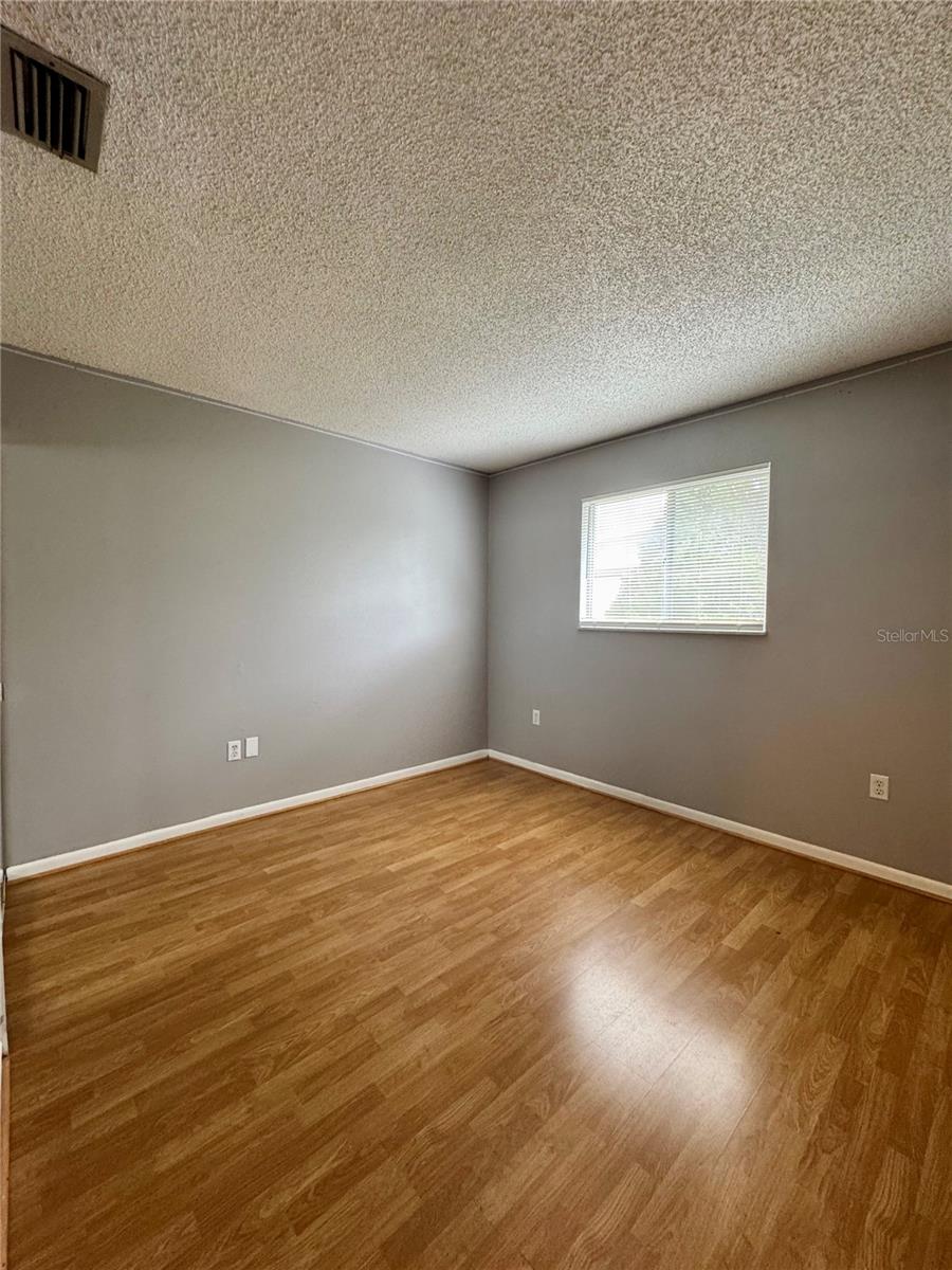 Image 15 of 23 For 4154 Pinebark Avenue