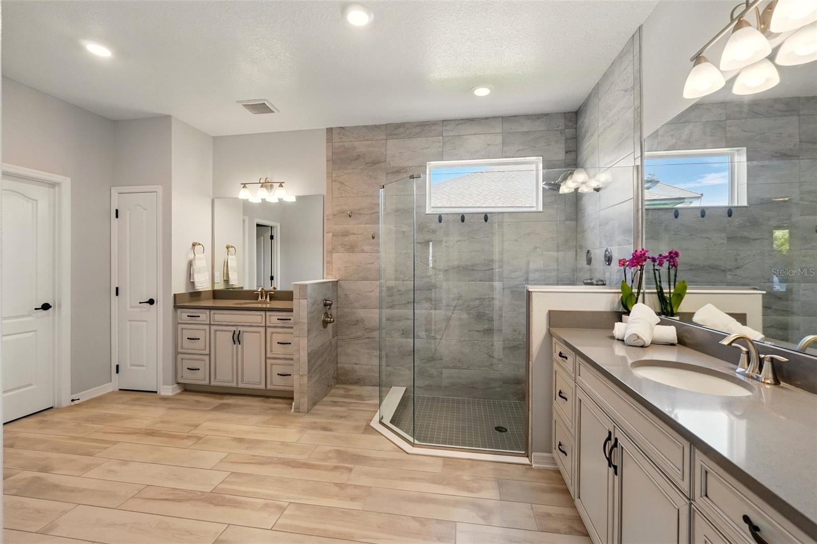 Image 31 of 75 For 13202 Spring Grove Way