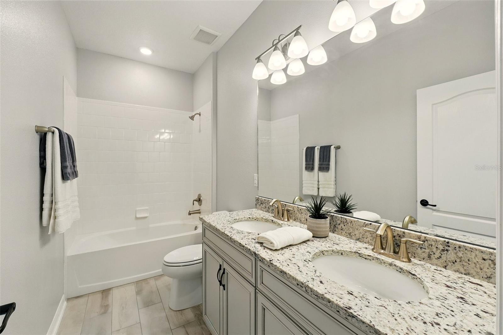 Image 39 of 75 For 13202 Spring Grove Way