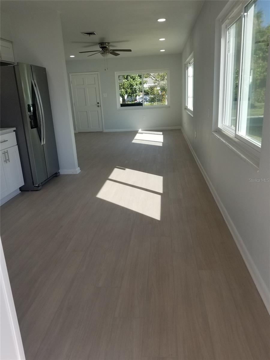 Image 4 of 13 For 769 Avenue Q Se
