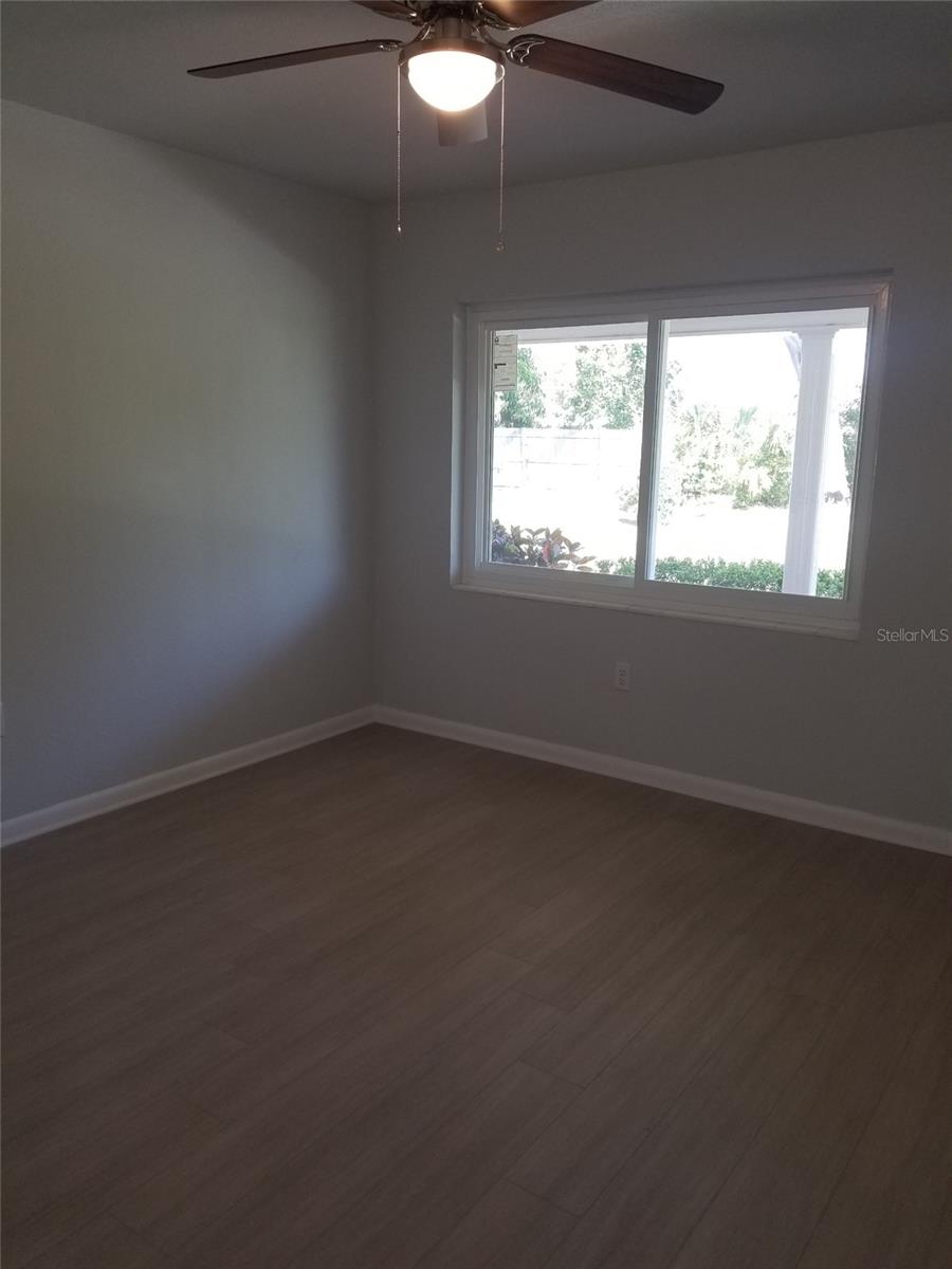 Image 6 of 13 For 769 Avenue Q Se