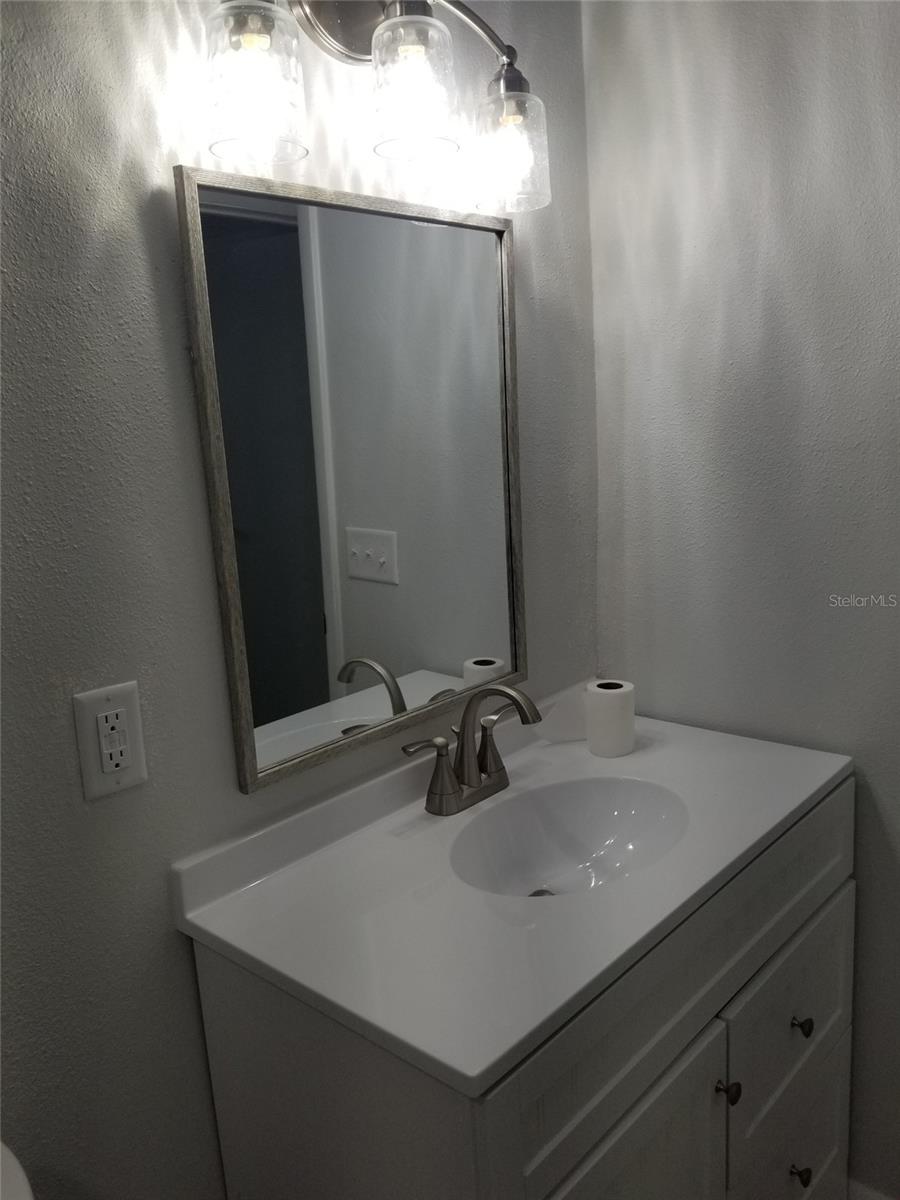 Image 9 of 13 For 769 Avenue Q Se