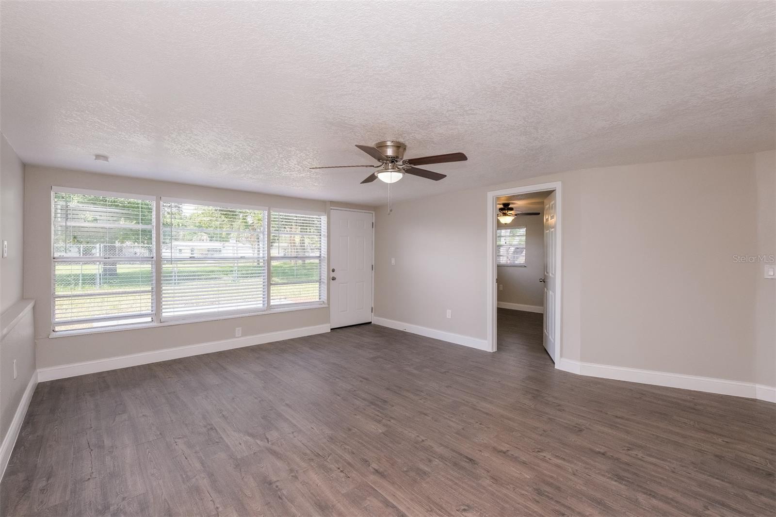 Image 4 of 16 For 10227 117th Terrace