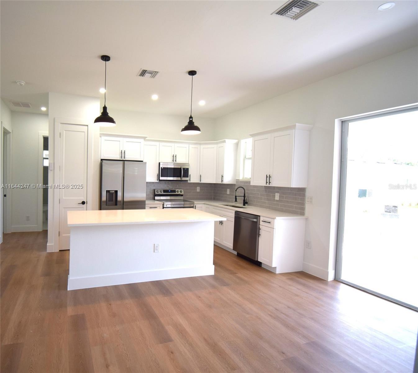 Image 10 of 20 For 3092 Crowder Street