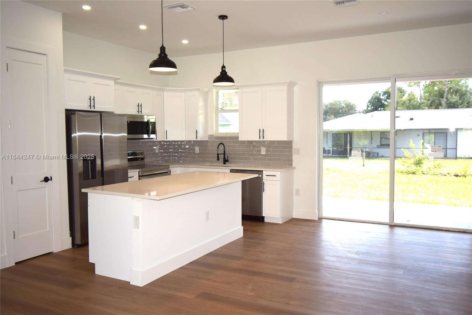Image 7 of 20 For 3092 Crowder Street