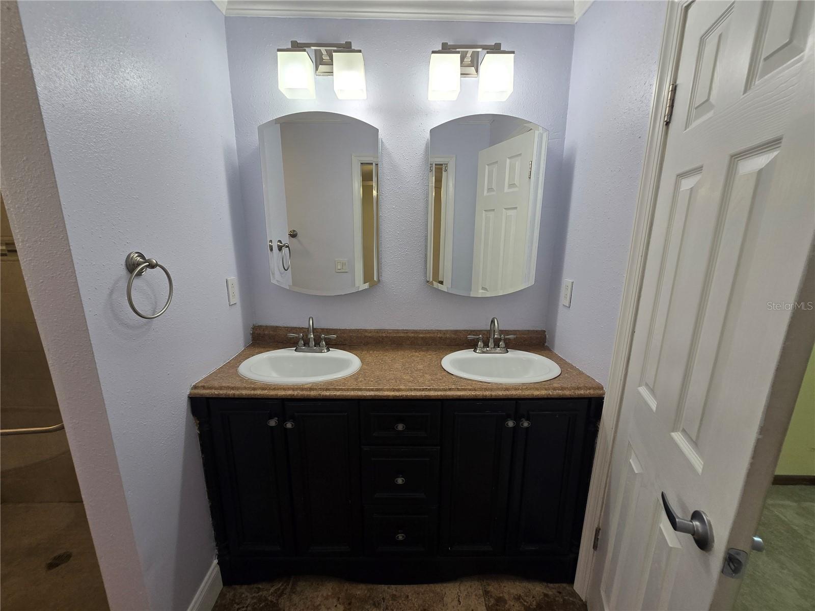 Image 18 of 38 For 217 Longleaf Court