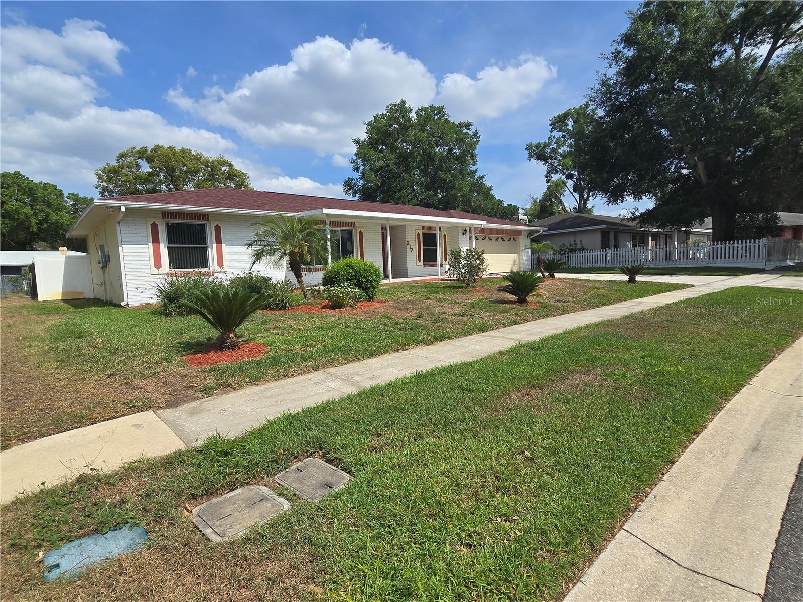 Image 2 of 38 For 217 Longleaf Court
