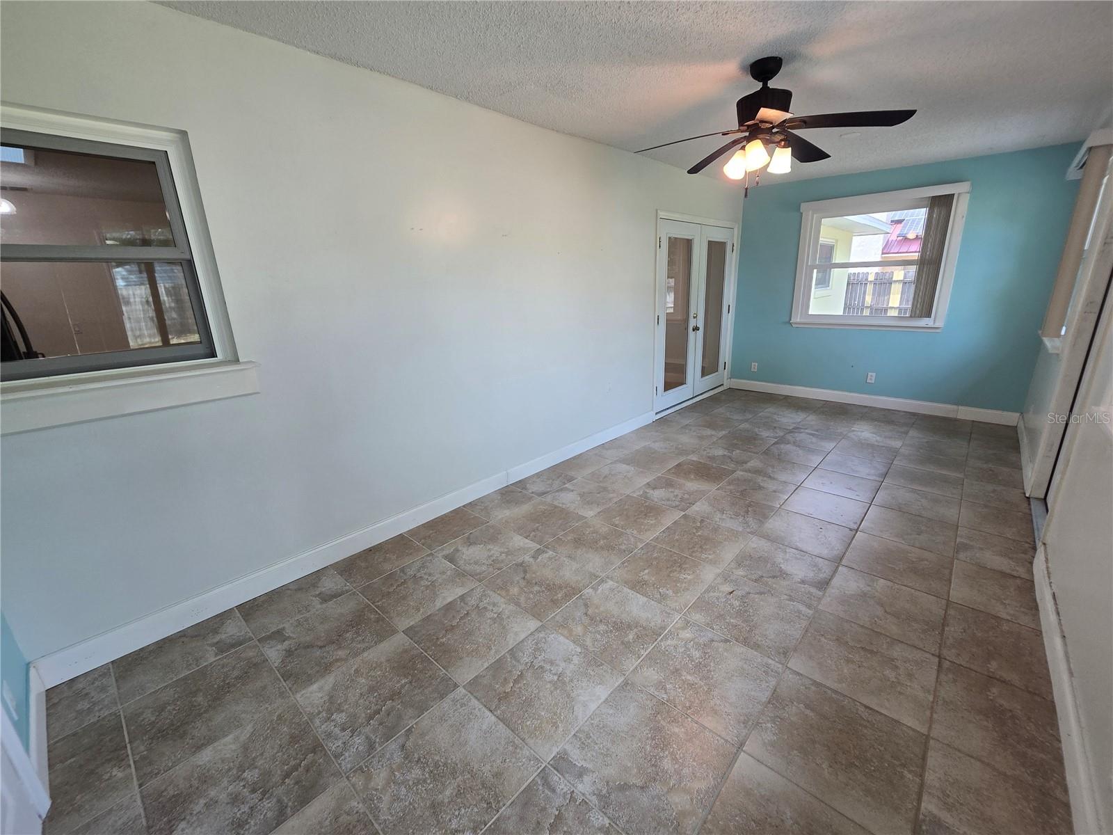 Image 25 of 38 For 217 Longleaf Court