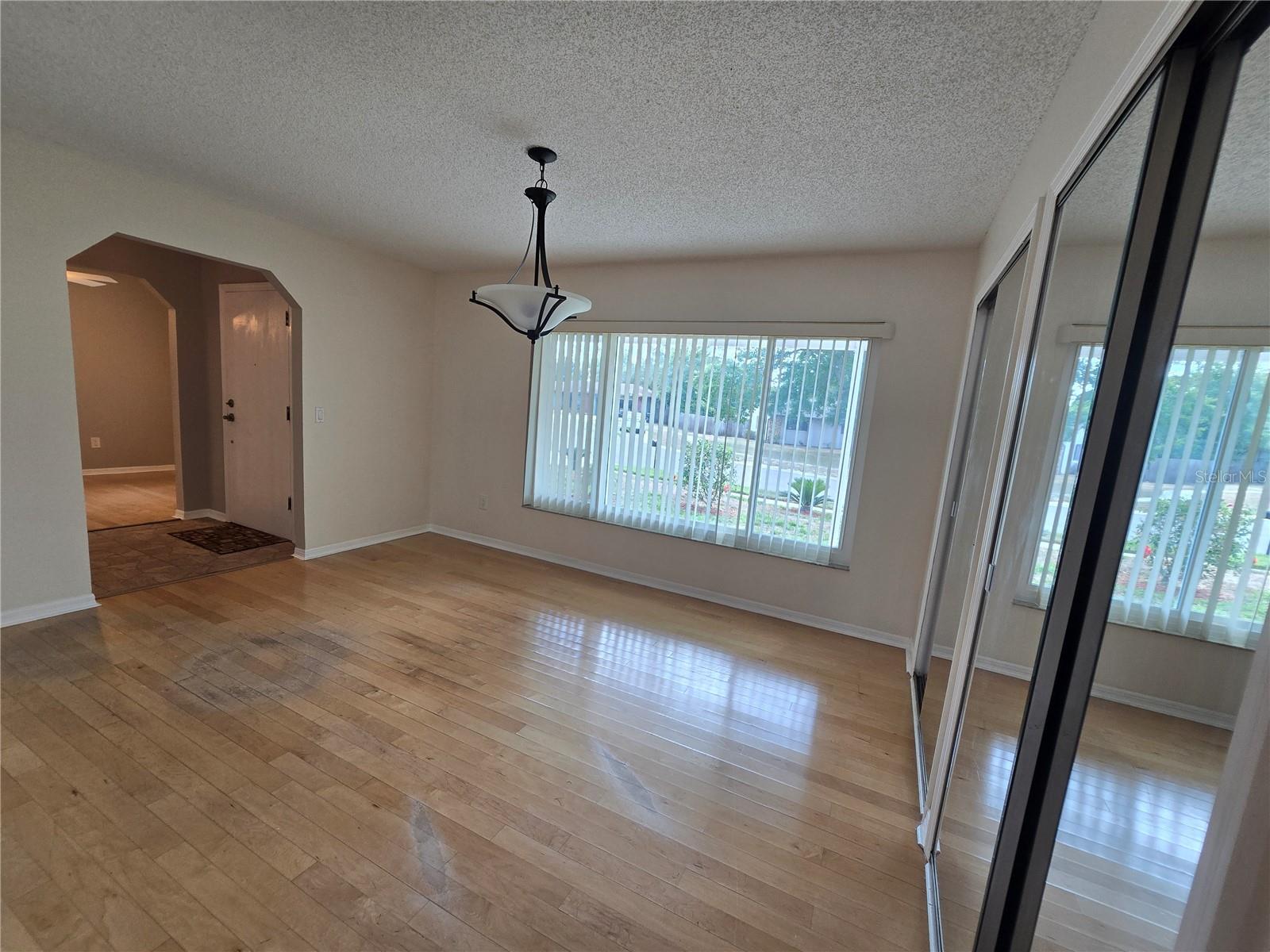 Image 6 of 38 For 217 Longleaf Court